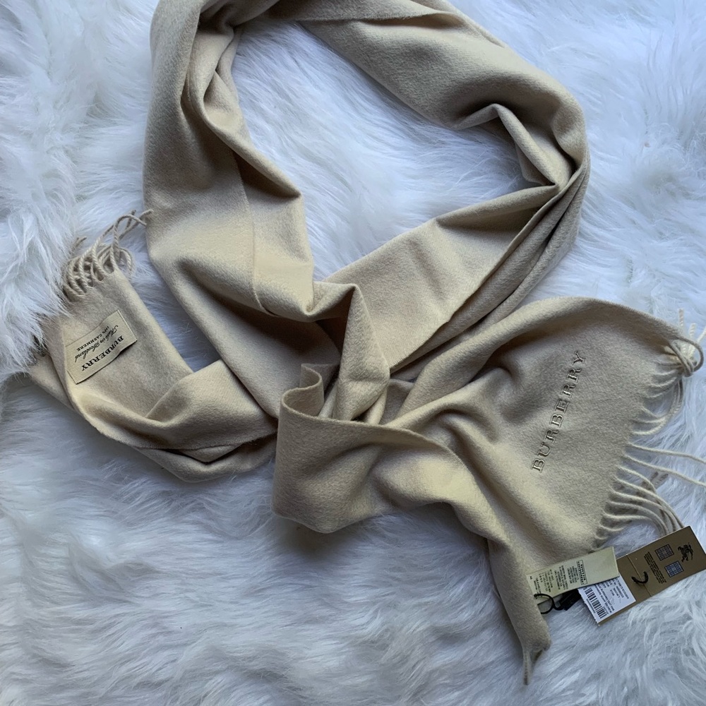 Classic cashmere Burberry scarf